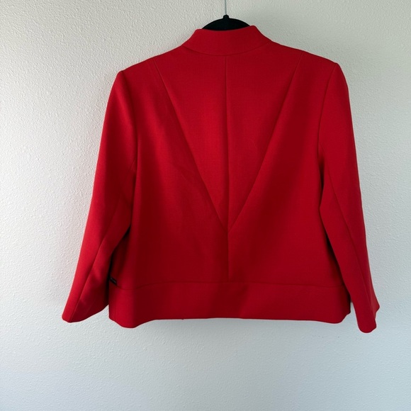 Sandro Red Notched Collar Open Structured Waist Length Boxy Blazer Women Size 8 - Picture 11 of 13
